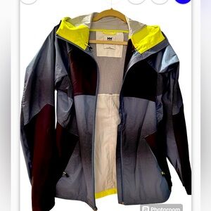 Helly Hansen lightweight jacket